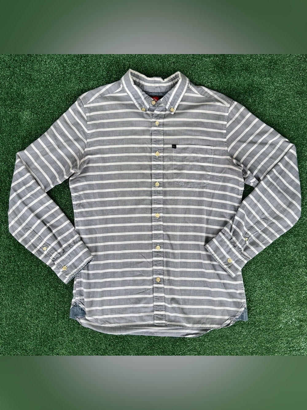 Vintage Quicksilver Grey White Striped Button Down Long Sleeve Shirt Size SM